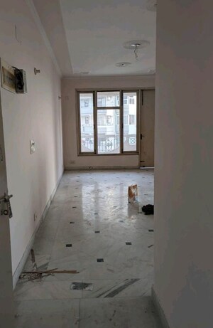 Room in 4 BHK Apartment at Gokul Apartments Faridabad, Sector 45 – for Sale