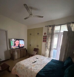 Bedroom in 3.5 BHK Apartment at Sabzaar Apartments, Sector 45 – for Sale