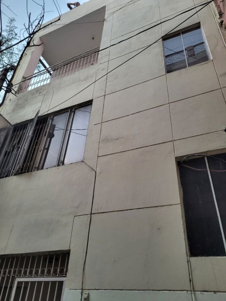 Balcony, sector 22 4 Bedroom 30 Sq.Mt. Villa In Sector 22 Noida 10372546