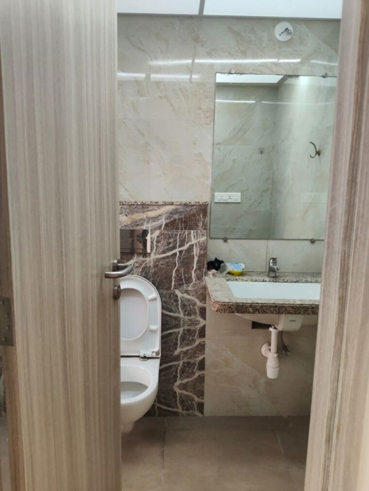 Bathroom, wadhwa-dukes-horizon 2.5 Bedroom 1105 Sq.Ft. Apartment In Chembur Mumbai 10372586