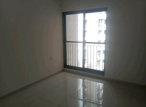 Room in 1.5 BHK Apartment at Dosti West County, Balkum Pada – for Rent