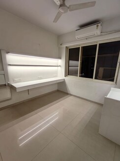 3 BHK + Pooja Room,Servant Room Apartment For Sale in Lodha Elisium