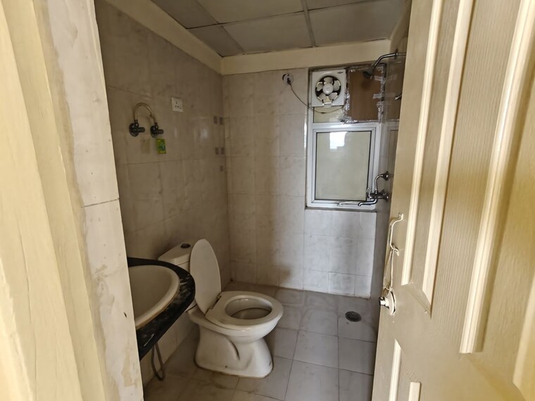 Bathroom, mapsko-paradise 2 Bedroom 1050 Sq.Ft. Apartment In Sector 83 Gurgaon 10372642
