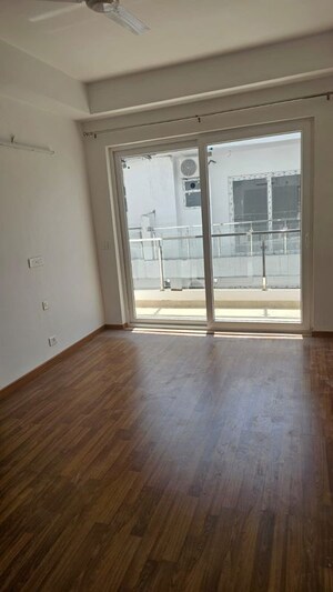 Room in 4 BHK Apartment at SS Linden, Sector 84 – for Rent