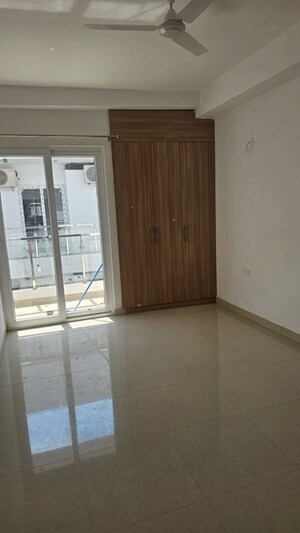 Room in 4 BHK Apartment at SS Linden, Sector 84 – for Rent
