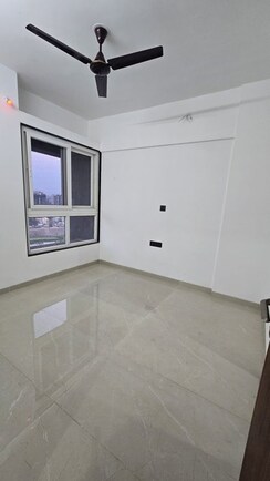 2 BHK Apartment For Rent in Pristine Allure