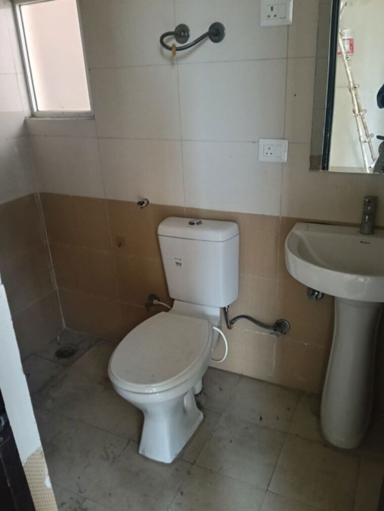 Bathroom, windsor-paradise-2 2 Bedroom 895 Sq.Ft. Apartment In Raj Nagar Extension Ghaziabad 10372713