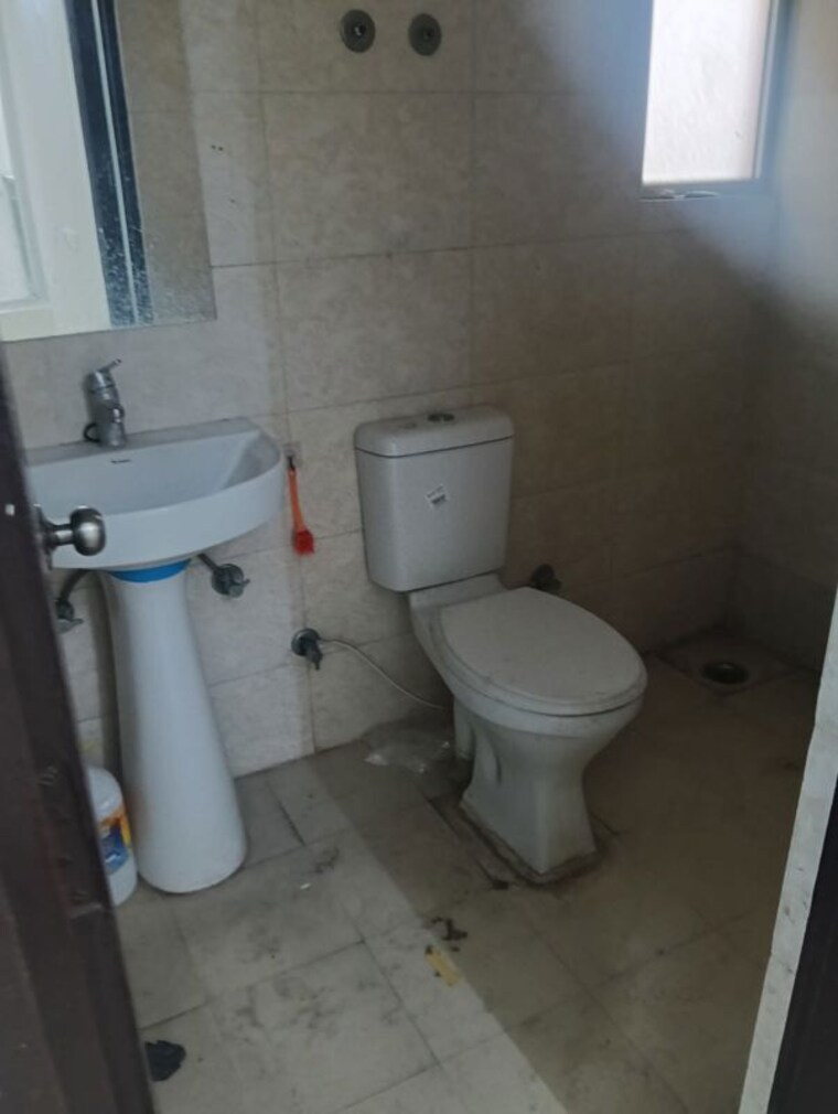 Bathroom, windsor-paradise-2 2 Bedroom 895 Sq.Ft. Apartment In Raj Nagar Extension Ghaziabad 10372713