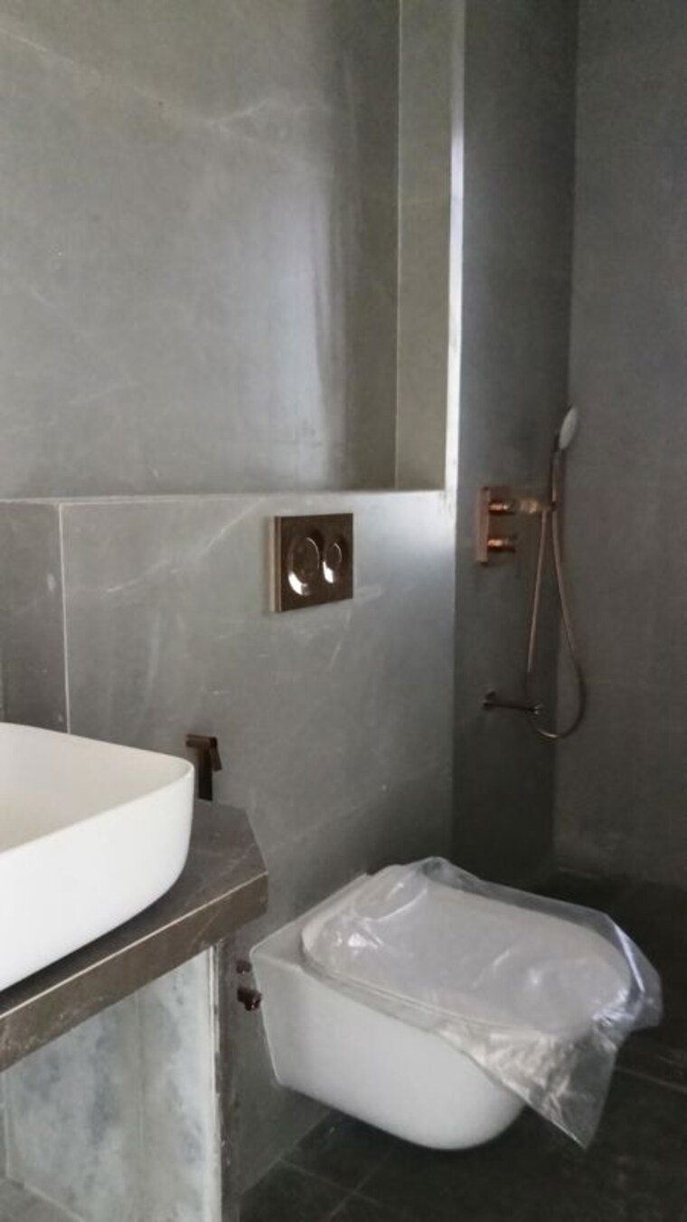 Bathroom, indiabulls-sky-forest 3 Bedroom 1590 Sq.Ft. Apartment In Lower Parel Mumbai 10372781