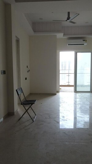Room in 3 BHK Apartment at Indiabulls Sky Forest, Lower Parel – for Rent