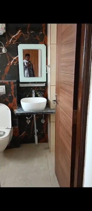 Team Area in 3 BHK Builder Floor at Sector 51 – for Rent