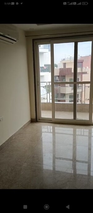 Room in 3 BHK Builder Floor at Sector 51 – for Rent