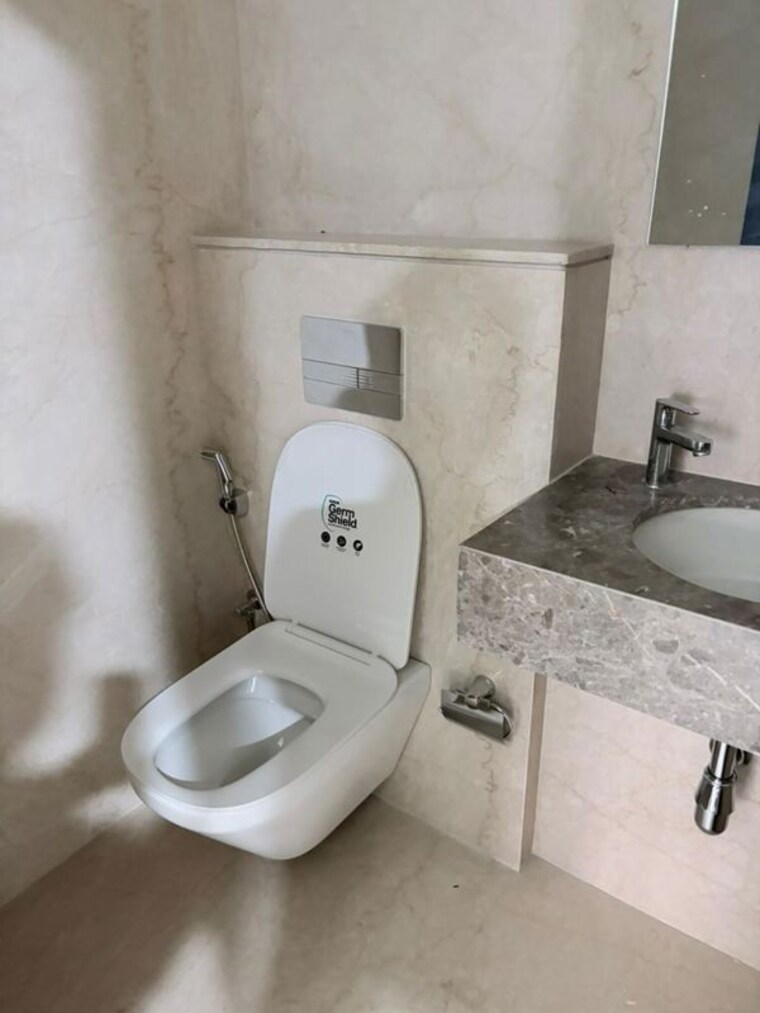 Bathroom, mahalaxmi racecourse 3 Bedroom 1670 Sq.Ft. Apartment In Mahalaxmi Racecourse Mumbai 10372834