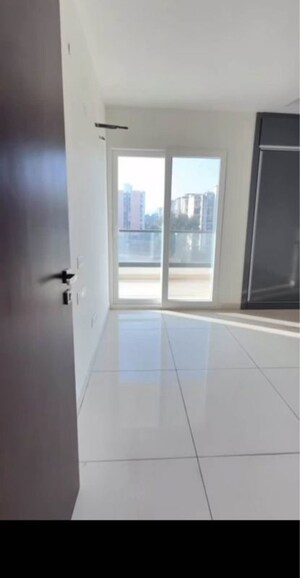 Room in 4 BHK Apartment at Allwin El Spazia, Sanauli – for Rent