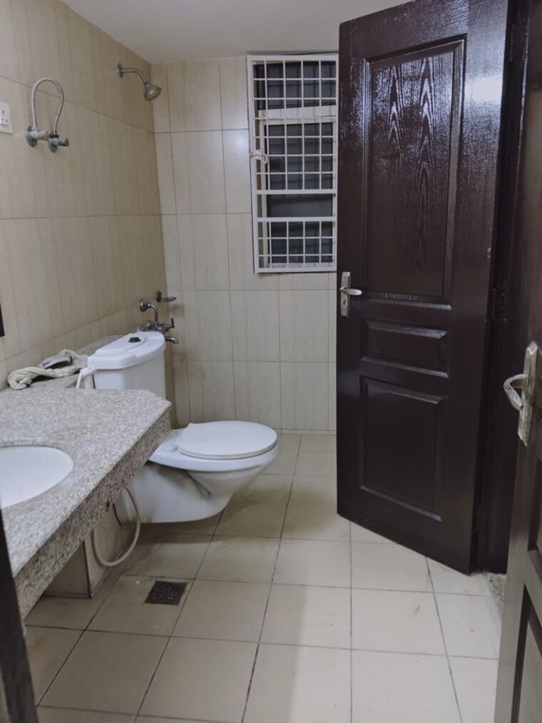 Bathroom, 3c-lotus-panache 4 Bedroom 2794 Sq.Ft. Apartment In Sector 110 Noida 10372830
