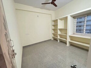 Room in 1 BHK Builder Floor at Begumpet – for Rent