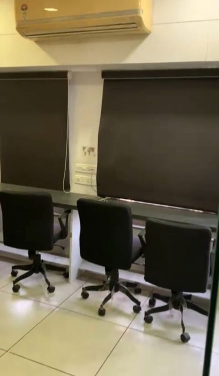 Team Area, navrangpura Commercial Office Space 900 Sq.Ft. In Navrangpura Ahmedabad 10372864