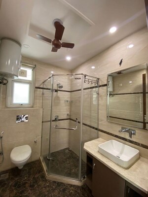 Team Area in 4 BHK Independent House at Sushant Lok I – for Rent