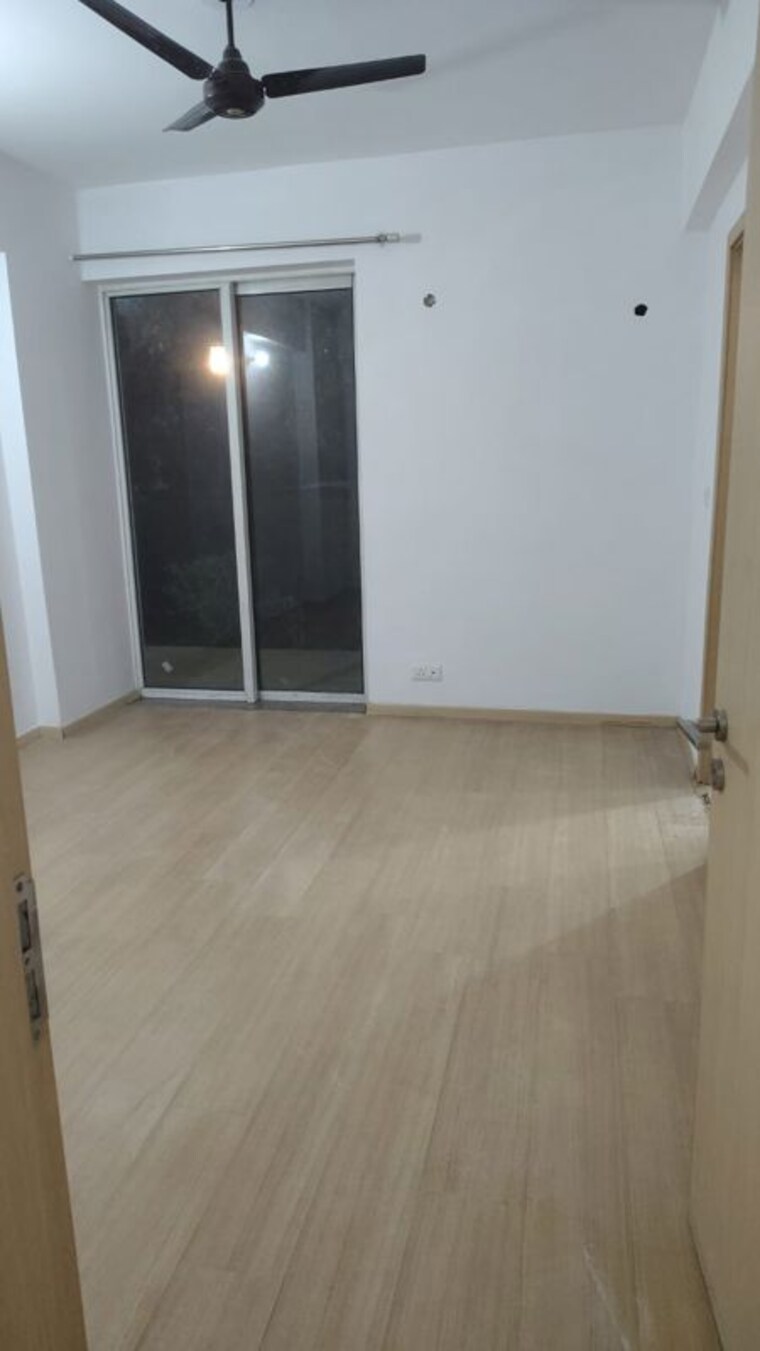 Room, dlf-new-town-heights-i 3.5 Bedroom 1930 Sq.Ft. Apartment In Sector 90 Gurgaon 10372829