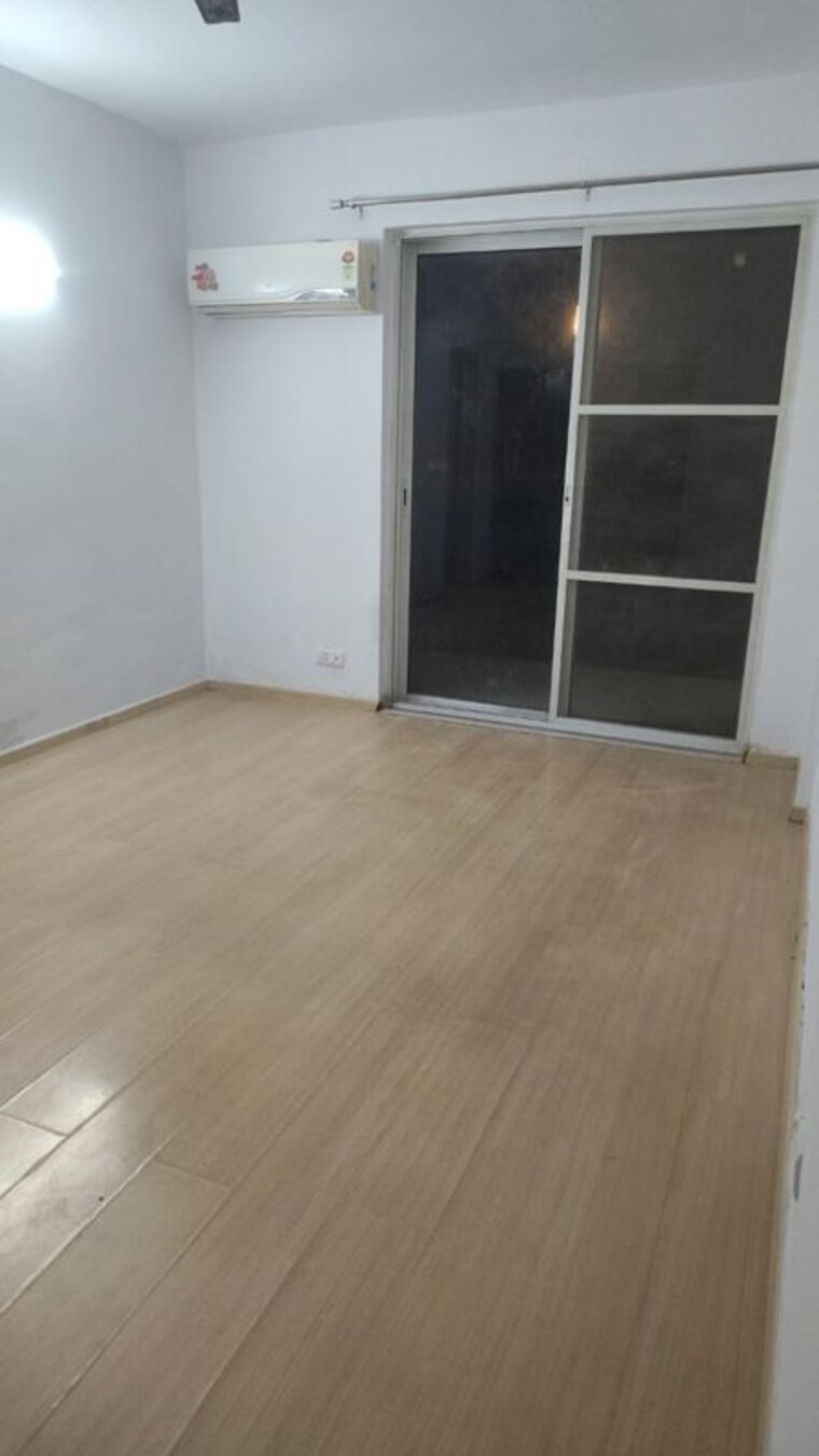 Room, dlf-new-town-heights-i 3.5 Bedroom 1930 Sq.Ft. Apartment In Sector 90 Gurgaon 10372829
