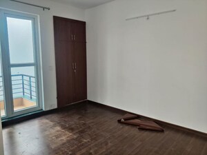 Room in 3 BHK Apartment at KLJ Greens, Sector 77 – for Rent