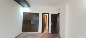 Room in 5 BHK Apartment at Eros Royale Retreat III, Charmwood Village – for Sale