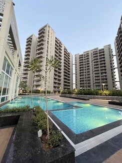 2.5 BHK Apartment For Rent in Silverglades The Melia