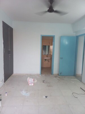 2 BHK Apartment For Rent in OP Floridaa, Sector 82