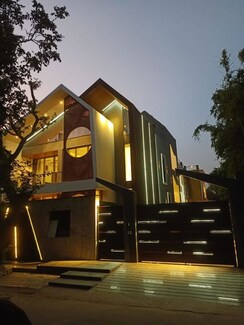 6+ BHK + Pooja Room,Servant Room,Study Room Villa For Sale in Sushant Lok I
