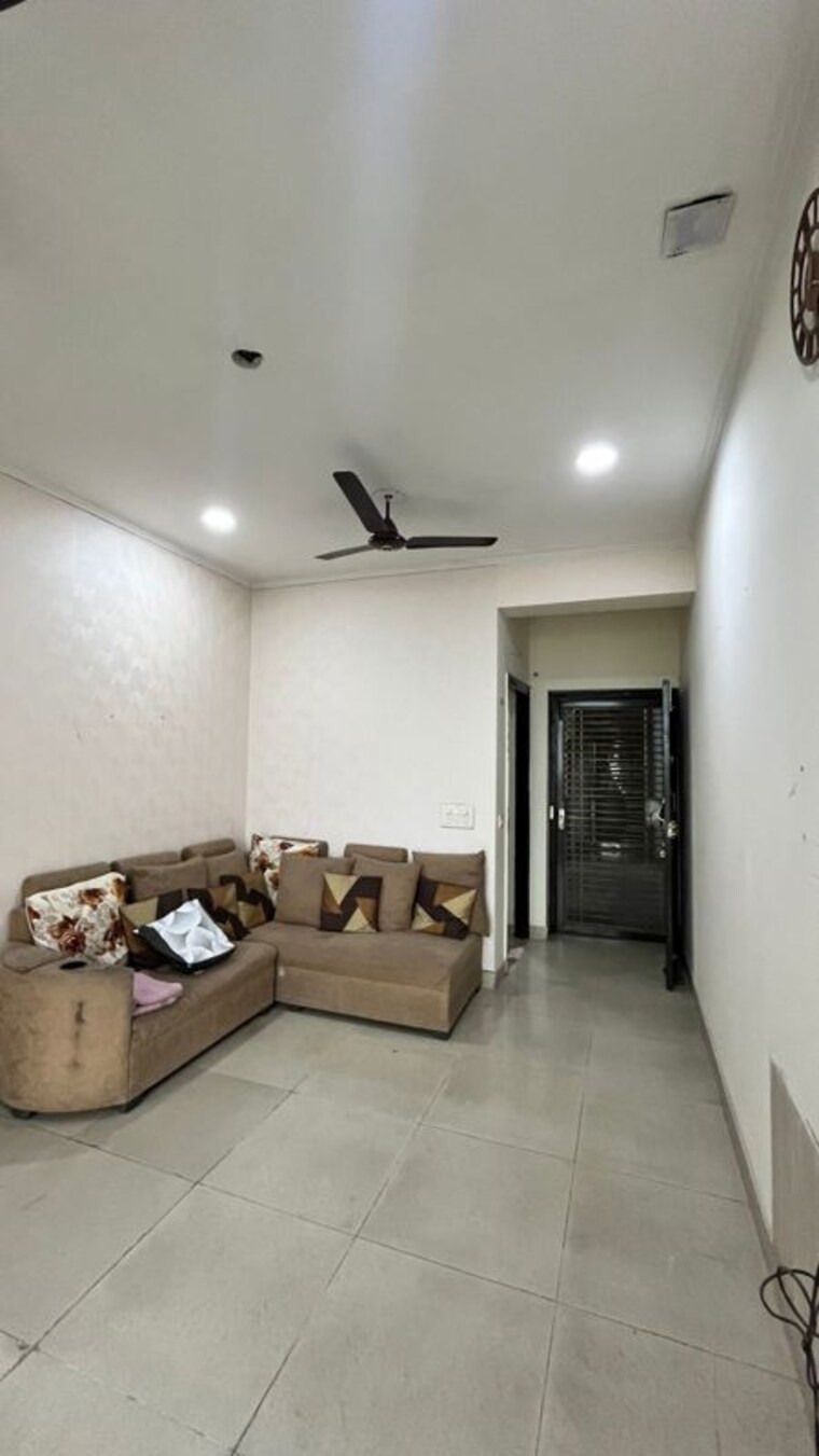 Living Room, gaur-city-2-10th-avenue 2.5 Bedroom 1175 Sq.Ft. Apartment In Sector 16c Greater Noida Greater Noida 10372987
