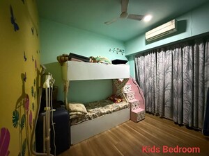 Bedroom in 2 BHK Apartment at Malad East – for Rent