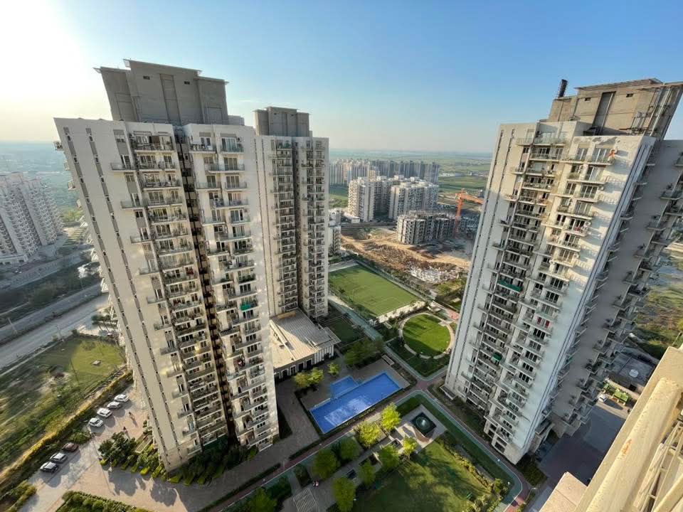 3 BHK + Pooja Room,Servant Room,Study Room Apartment For Rent in Conscient Heritage Max
