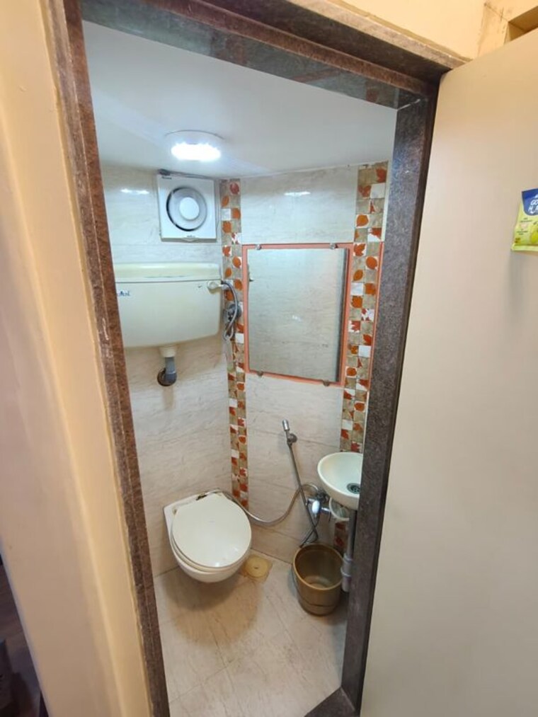 Bathroom, emerald-apartment-santacruz 1.5 Bedroom 600 Sq.Ft. Apartment In Santacruz East Mumbai 10373022