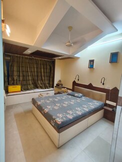 1.5 BHK + Pooja Room,Study Room Apartment For Rent in Emerald Apartment Santacruz
