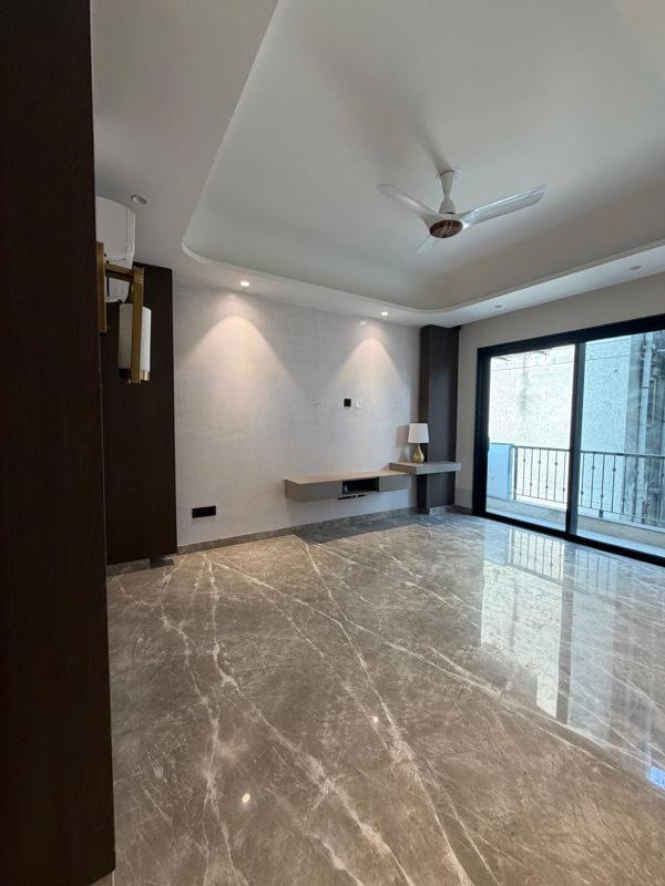 4 BHK + Servant Room Builder Floor For Sale in Nirvana Country