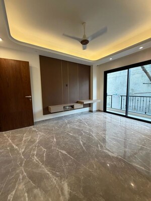 Room in 4 BHK Builder Floor at Nirvana Country – for Sale