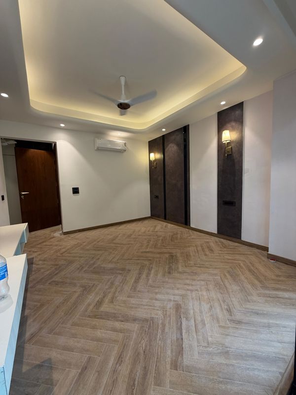 4 BHK + Servant Room Builder Floor For Sale in Nirvana Country