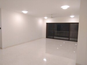 Room in 3 BHK Apartment at Kalpataru Solitaire, Juhu – for Rent