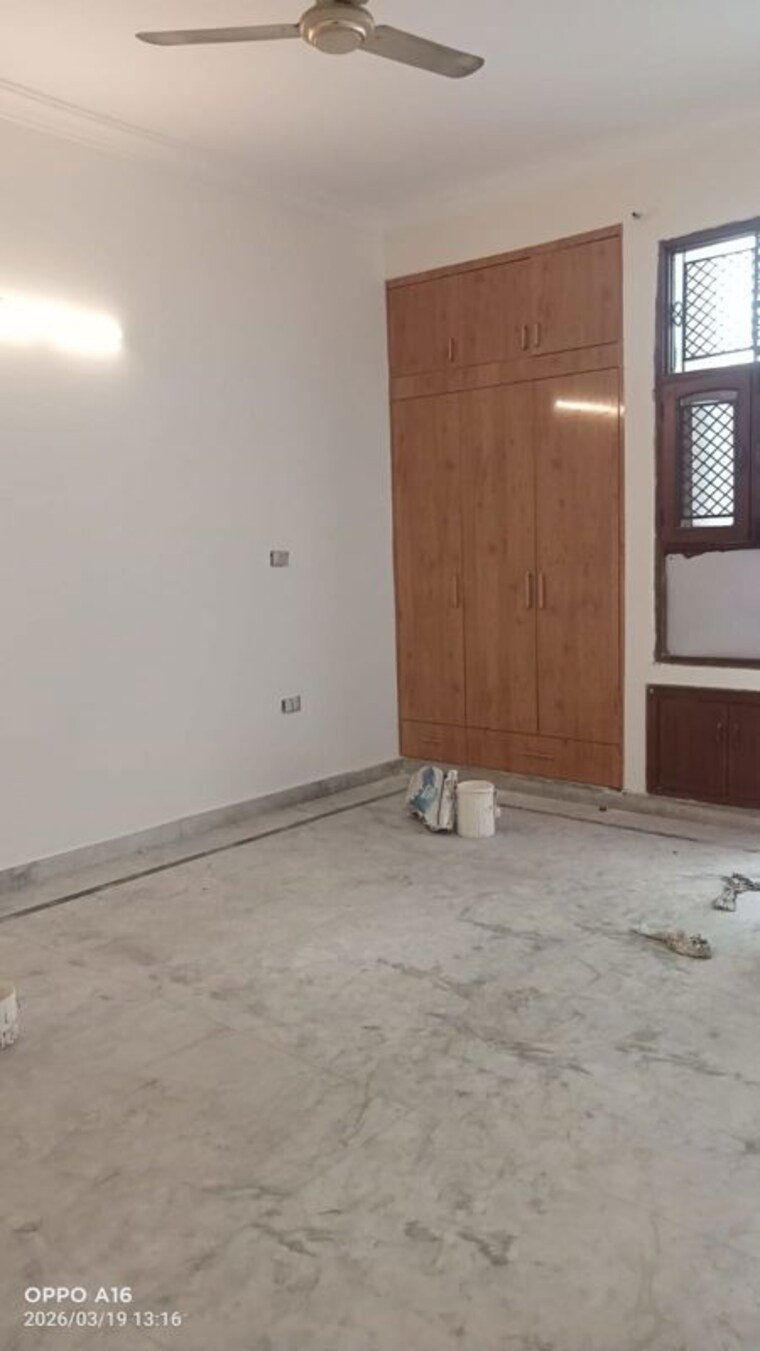 Room, janakpuri 4 Bedroom 325 Sq.Yd. Builder Floor In Janakpuri Delhi 10373086