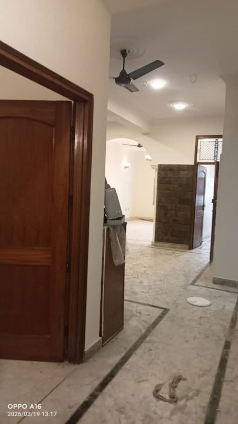 Bathroom, janakpuri 4 Bedroom 325 Sq.Yd. Builder Floor In Janakpuri Delhi 10373086