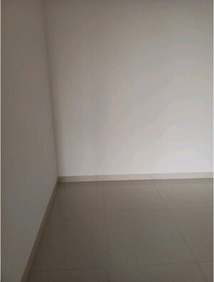 Room in 2 BHK Apartment at Lodha Amara, Kolshet Road – for Rent