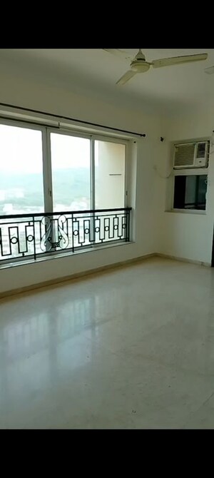 Master Bedroom in 4 BHK Apartment at Hiranandani Meadows, Manpada – for Rent