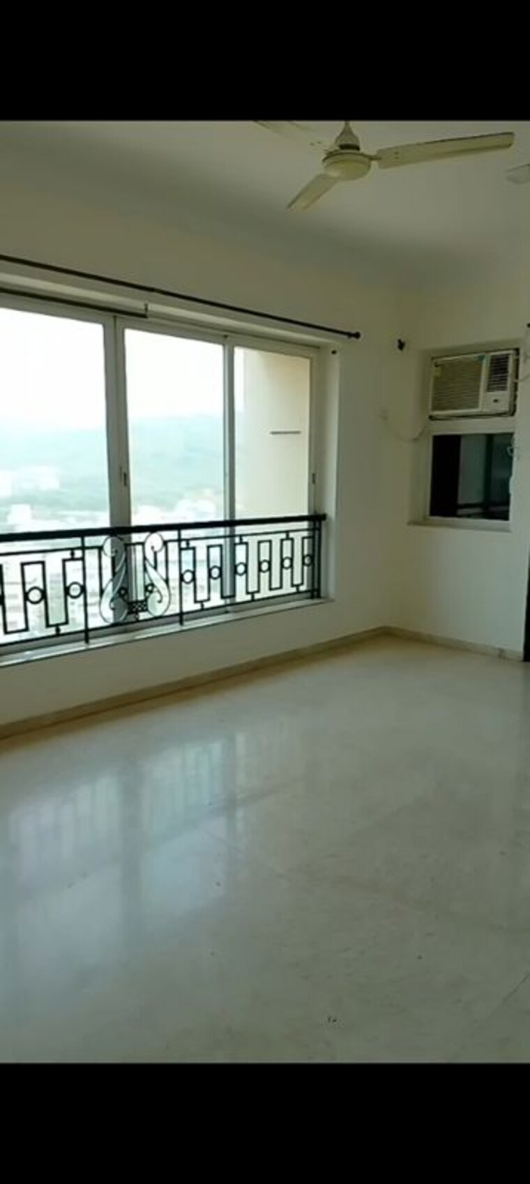 Master Bedroom, hiranandani-meadows 4 Bedroom 2200 Sq.Ft. Apartment In Manpada Thane 10373091