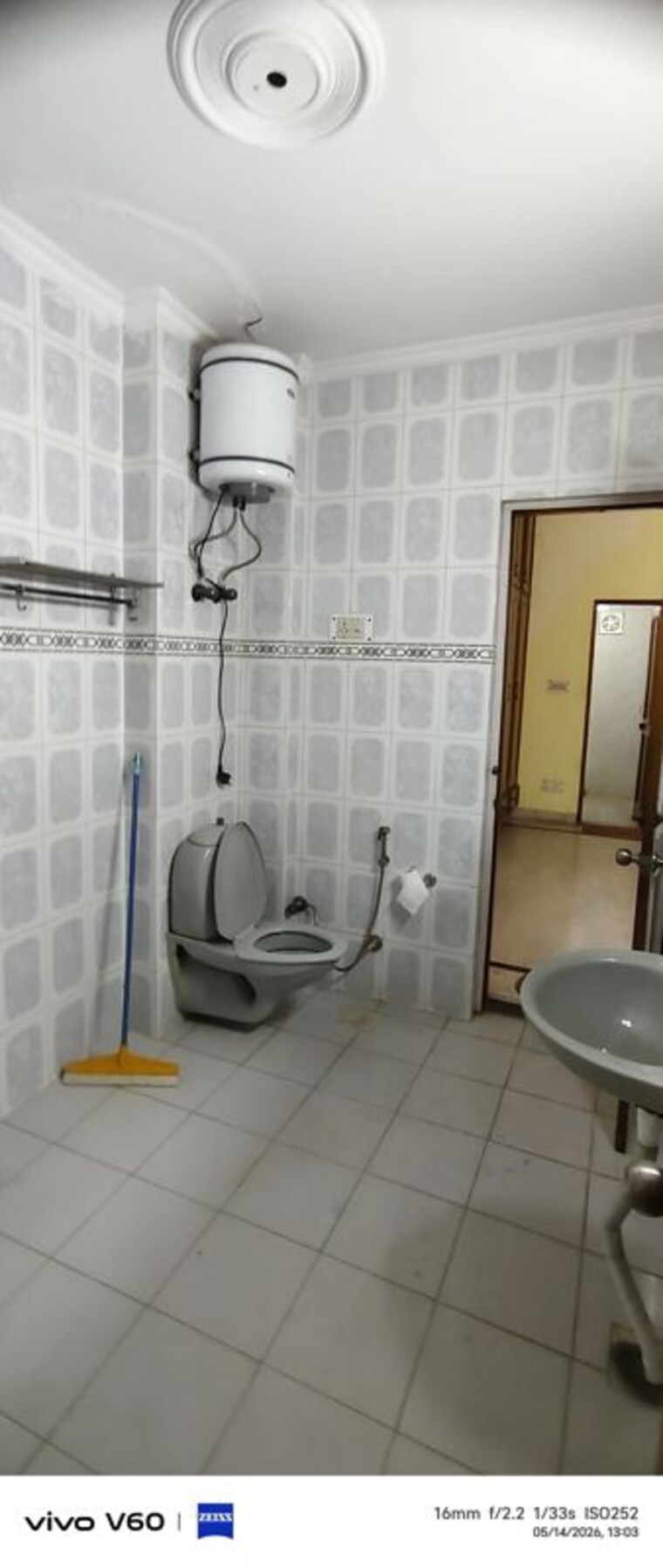 Bathroom, sector 41 1 Bedroom 1500 Sq.Ft. Independent House In Sector 41 Noida 10373115