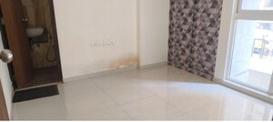 Room in 3 BHK Apartment at Lodha Amara, Kolshet Road – for Rent