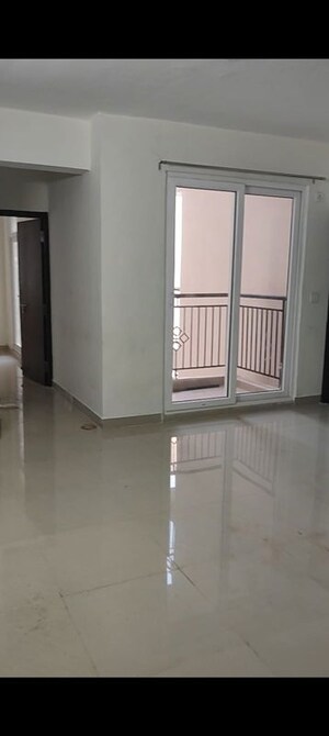 Room in 2 BHK Apartment at Excella Kutumb, Sultanpur Road – for Rent