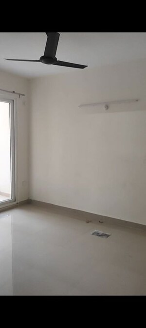 Room in 2 BHK Apartment at Excella Kutumb, Sultanpur Road – for Rent