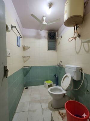 Washroom in 2 BHK Apartment at Creative Environs, Hsr Layout – for Rent