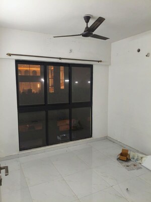 Room in 2 BHK Apartment at Runwal Gardens, Dombivli East – for Rent