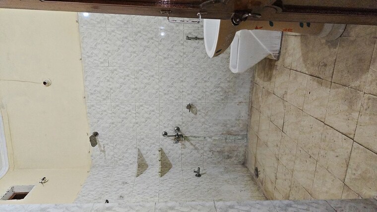Bathroom, new arya nagar 6 Bedroom 200 Sq.Ft. Independent House In New Arya Nagar Ghaziabad 10373158